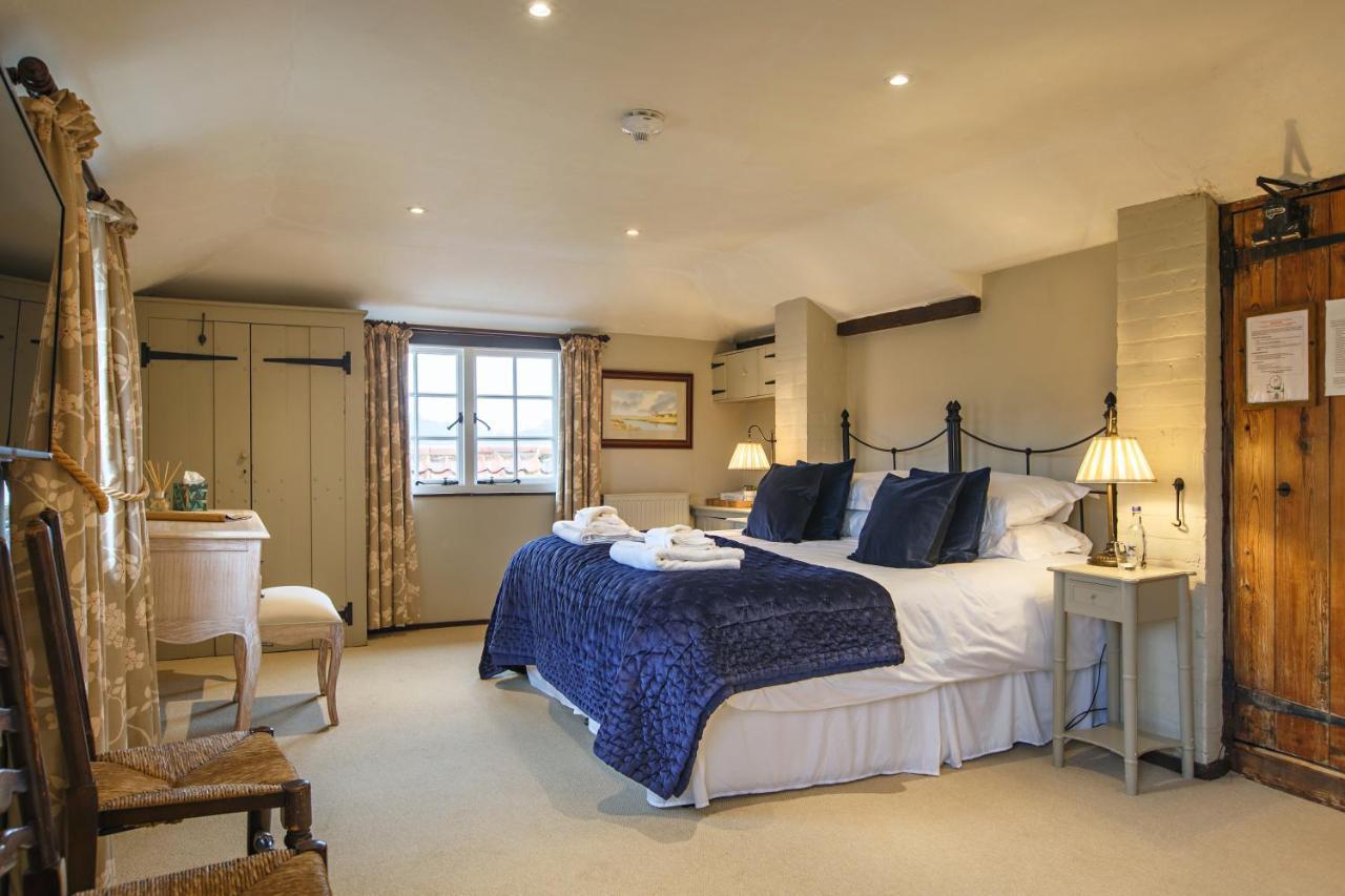 Cley Windmill Bed & Breakfast Холт Стая снимка